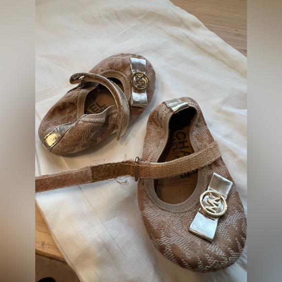 Baby Michael Kors Shoes - Picture 4 of 4